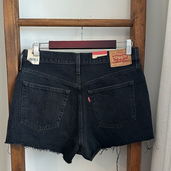 NWT Levi’s 501° ORIGINAL HIGH RISE JEAN SHORTS - Picture 3 of 8